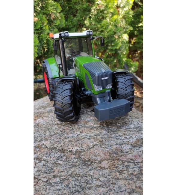 Traktor Fendt 936 Vario z ładowaczem czołowym TUR Bruder 03041