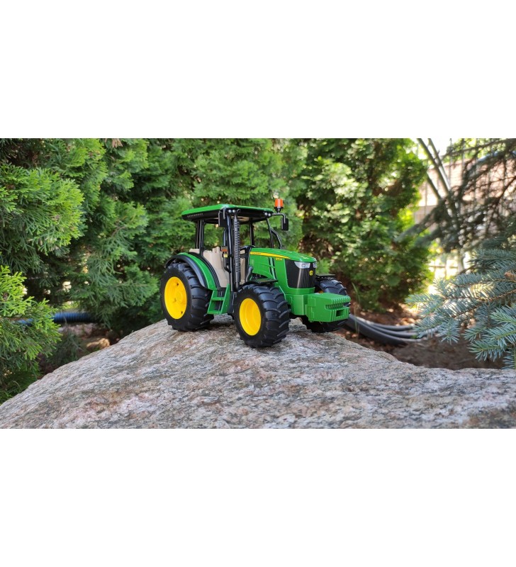 Traktor John Deere 5115M Bruder 02106