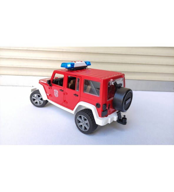 Jeep Wrangler Rubicon straż pożarna z figurką Bruder 02528