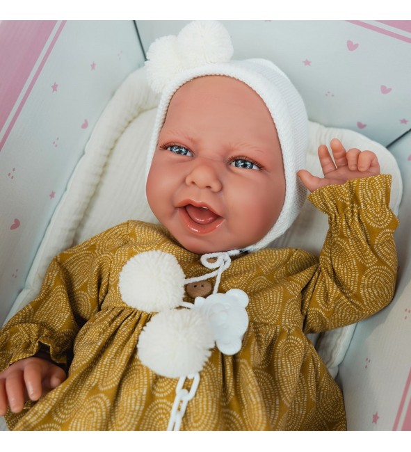 Lalka Carla z kocykiem 42 cm Antonio Juan 33344