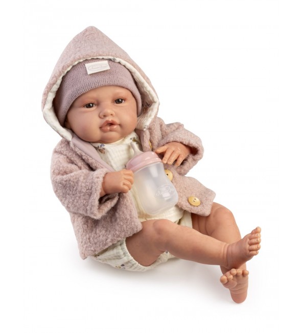 Lalka hiszpańska Reborn 50cm Baby Love w kurtce z butelką Antonio Juan 82405